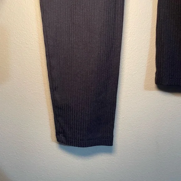 Free Assembly Navy Ribbed Button-Front Cardigan Medium BNWT - Picture 2 of 4